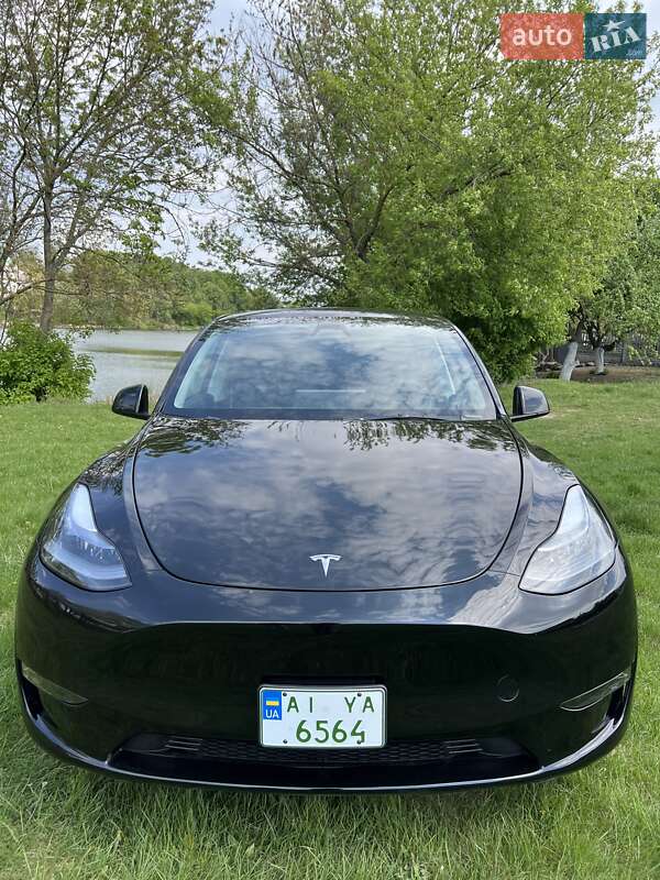 Внедорожник / Кроссовер Tesla Model Y 2023 в Киеве