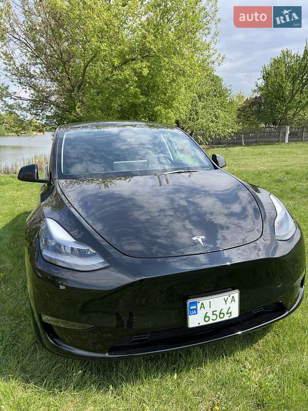 Внедорожник / Кроссовер Tesla Model Y 2023 в Киеве