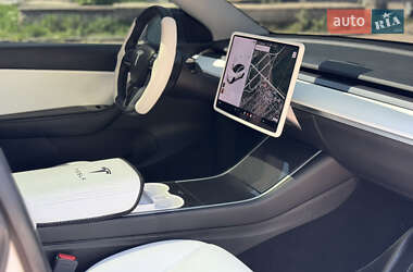 Позашляховик / Кросовер Tesla Model Y 2020 в 