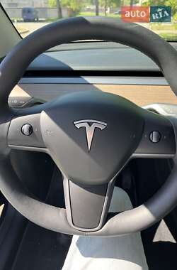 Внедорожник / Кроссовер Tesla Model Y 2024 в 