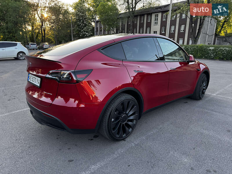 Позашляховик / Кросовер Tesla Model Y 2023 в Дніпрі фото 11 Позашляховик / Кросовер Tesla Model Y 2023 в Дніпрі