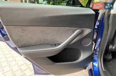 Позашляховик / Кросовер Tesla Model Y 2022 в 