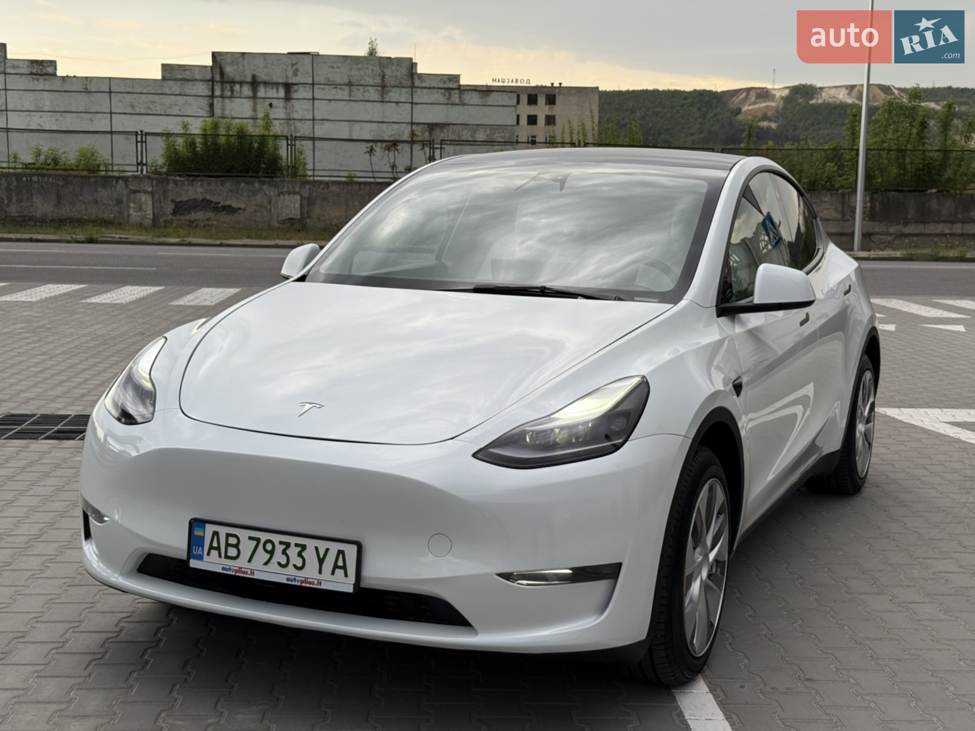 2023 Tesla Model Y - мініатюра 11
