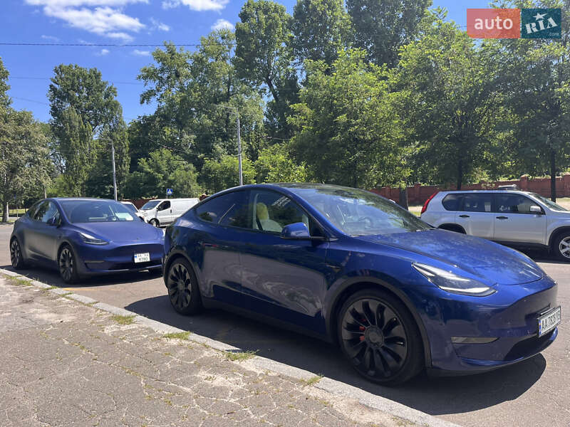 Внедорожник / Кроссовер Tesla Model Y 2022 в Киеве