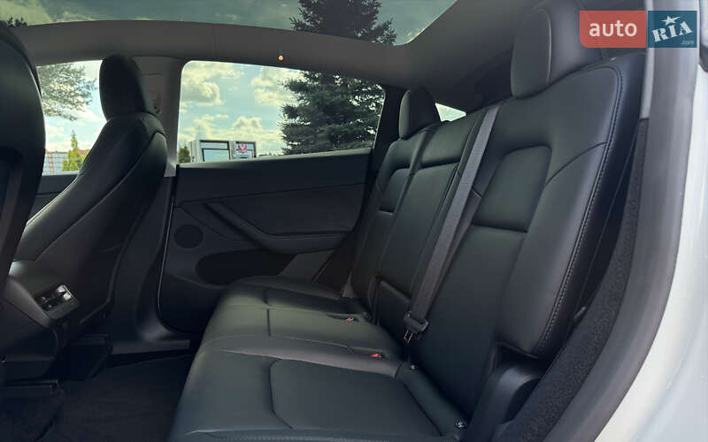 Внедорожник / Кроссовер Tesla Model Y 2023 в Львове