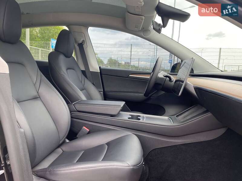 Внедорожник / Кроссовер Tesla Model Y 2023 в Львове