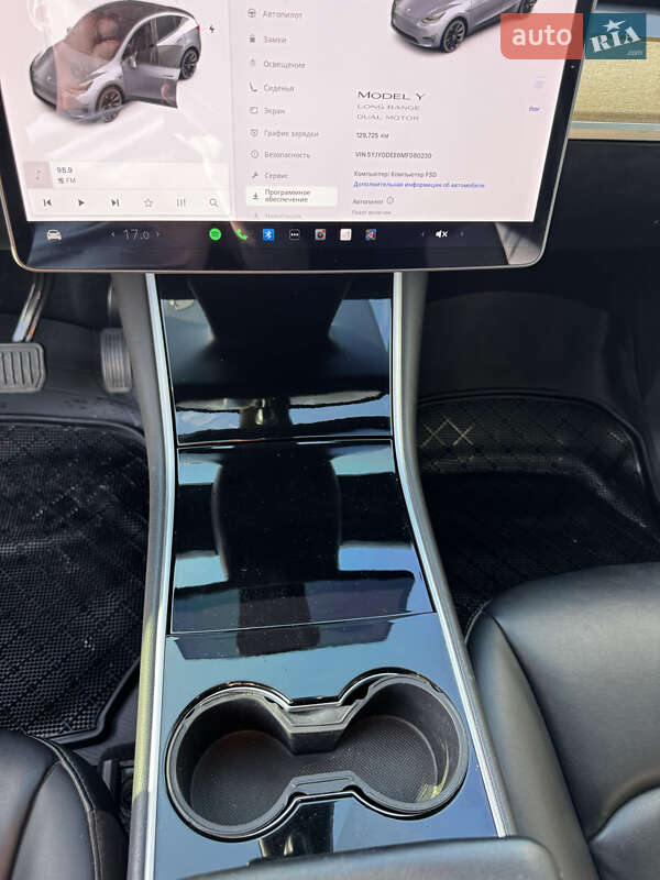 Внедорожник / Кроссовер Tesla Model Y 2020 в Киеве