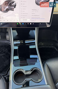 Внедорожник / Кроссовер Tesla Model Y 2020 в 