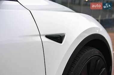 Позашляховик / Кросовер Tesla Model Y 2022 в 