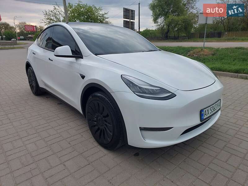 Позашляховик / Кросовер Tesla Model Y 2023 в 