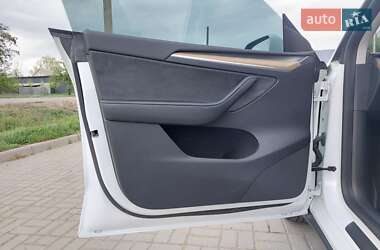 Позашляховик / Кросовер Tesla Model Y 2023 в 
