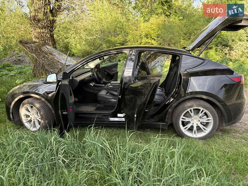 Внедорожник / Кроссовер Tesla Model Y 2020 в Ровно