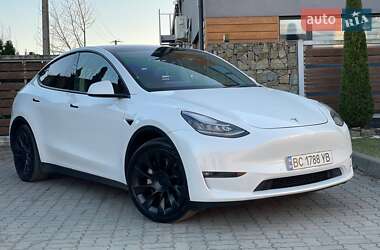 Внедорожник / Кроссовер Tesla Model Y 2021 в 