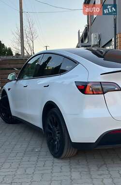 Внедорожник / Кроссовер Tesla Model Y 2021 в 