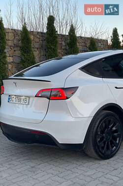 Внедорожник / Кроссовер Tesla Model Y 2021 в 