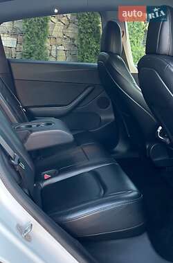 Внедорожник / Кроссовер Tesla Model Y 2021 в 