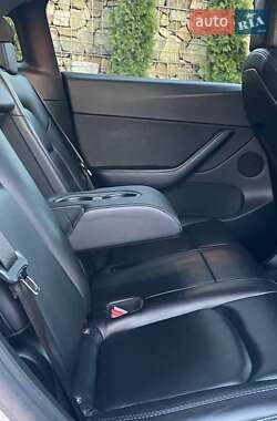 Внедорожник / Кроссовер Tesla Model Y 2021 в 