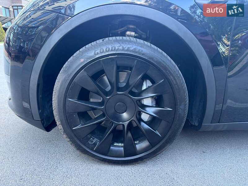 Внедорожник / Кроссовер Tesla Model Y 2024 в Киеве