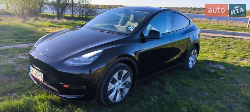 Tesla Model Y 2023