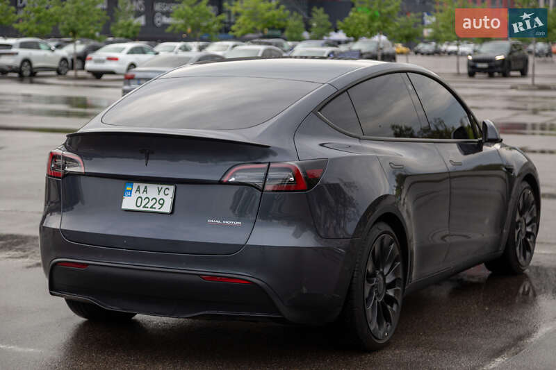 Внедорожник / Кроссовер Tesla Model Y 2022 в Киеве