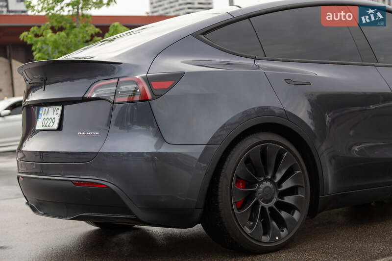 Внедорожник / Кроссовер Tesla Model Y 2022 в Киеве