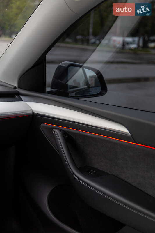 Внедорожник / Кроссовер Tesla Model Y 2022 в Киеве
