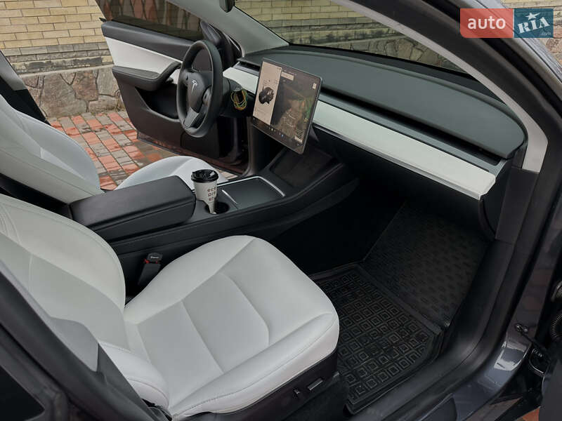 Внедорожник / Кроссовер Tesla Model Y 2021 в Днепре