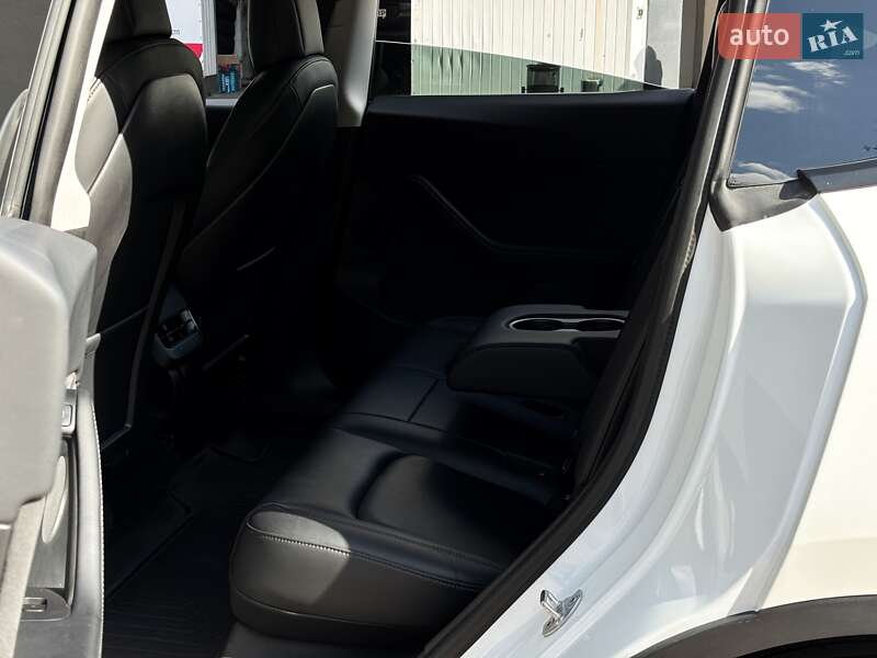 Позашляховик / Кросовер Tesla Model Y 2021 в Києві