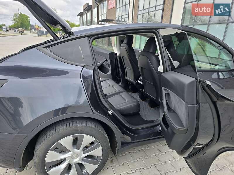 Внедорожник / Кроссовер Tesla Model Y 2024 в Тернополе