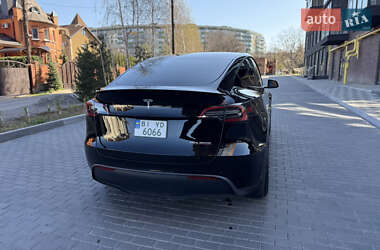Внедорожник / Кроссовер Tesla Model Y 2021 в 