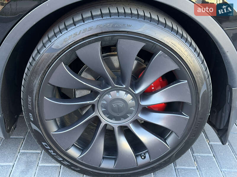 Внедорожник / Кроссовер Tesla Model Y 2021 в Полтаве