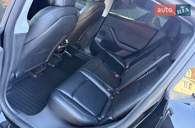 Внедорожник / Кроссовер Tesla Model Y 2021 в 