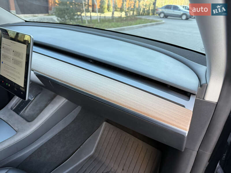 Внедорожник / Кроссовер Tesla Model Y 2021 в Полтаве