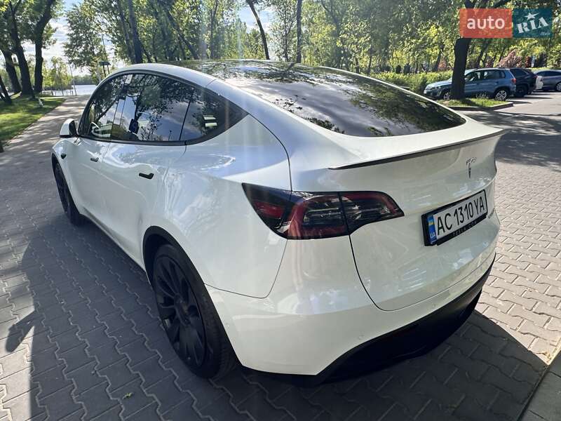 Позашляховик / Кросовер Tesla Model Y 2022 в Києві