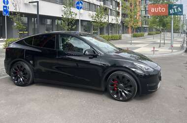 Позашляховик / Кросовер Tesla Model Y 2023 в 