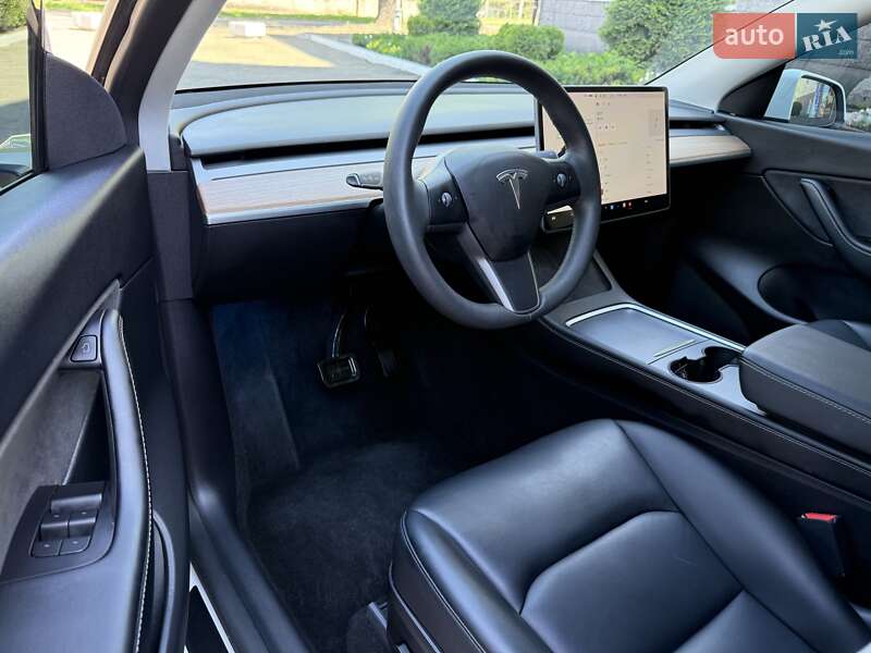 Позашляховик / Кросовер Tesla Model Y 2021 в Кам'янському
