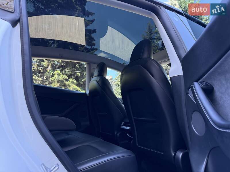 Позашляховик / Кросовер Tesla Model Y 2021 в Кам'янському
