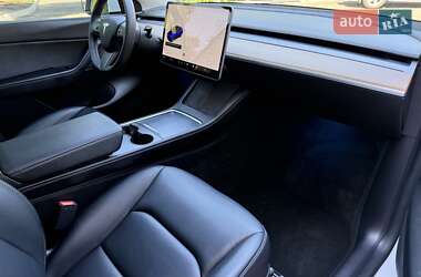 Внедорожник / Кроссовер Tesla Model Y 2021 в 