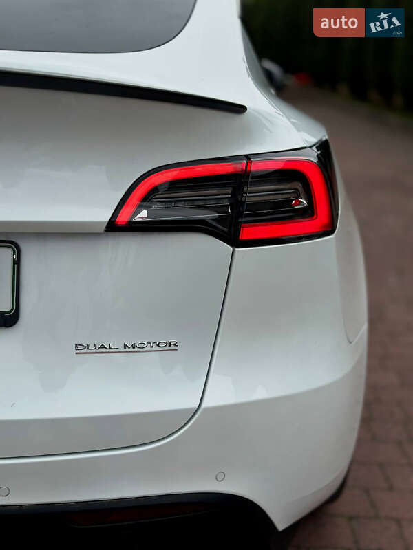 Внедорожник / Кроссовер Tesla Model Y 2021 в Стрые
