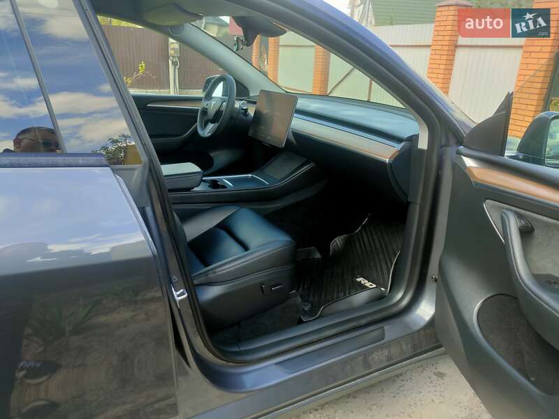 Позашляховик / Кросовер Tesla Model Y 2023 в Києві