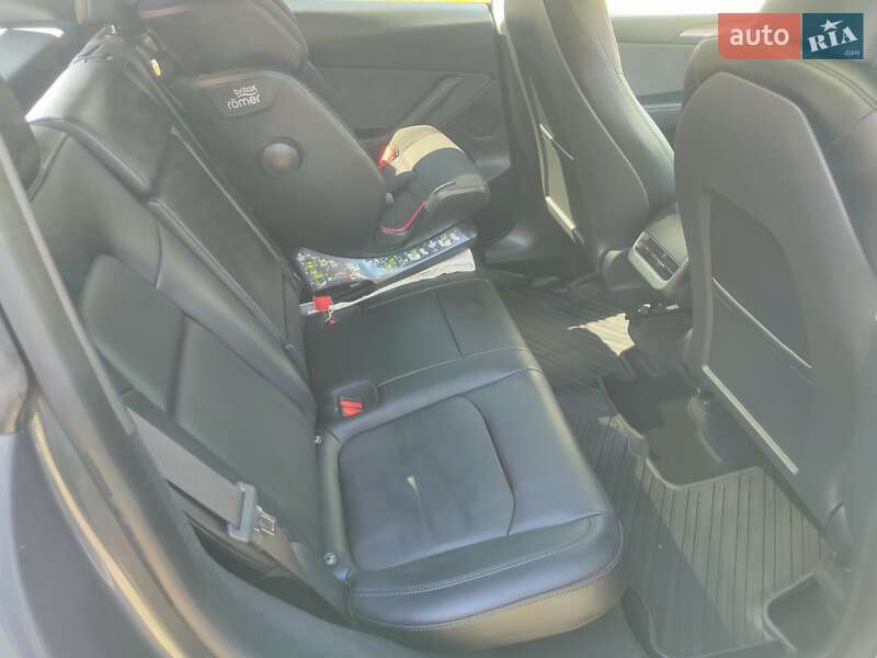 Позашляховик / Кросовер Tesla Model Y 2023 в Києві