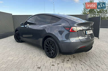 Внедорожник / Кроссовер Tesla Model Y 2021 в 