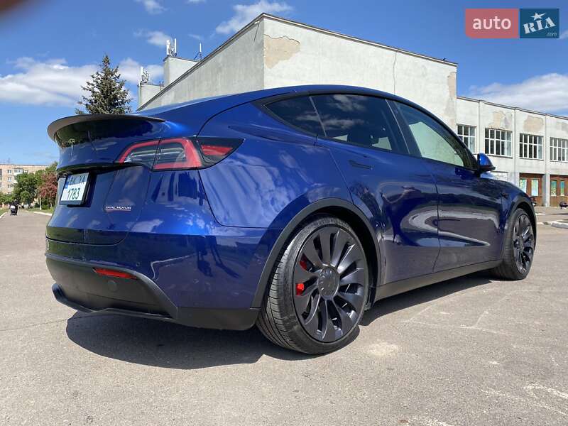 Внедорожник / Кроссовер Tesla Model Y 2022 в Ровно