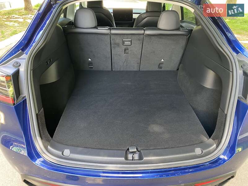Внедорожник / Кроссовер Tesla Model Y 2022 в Ровно