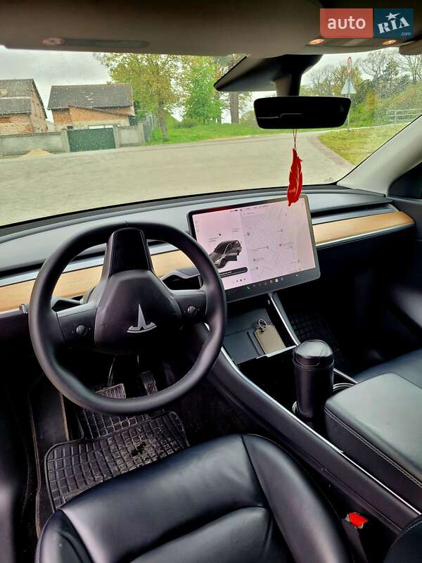Внедорожник / Кроссовер Tesla Model Y 2020 в Львове