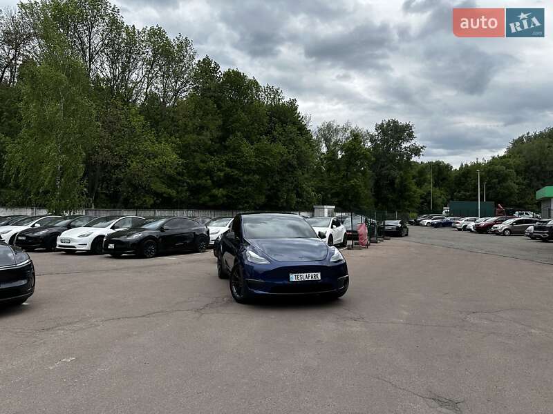 Tesla Model Y 2021