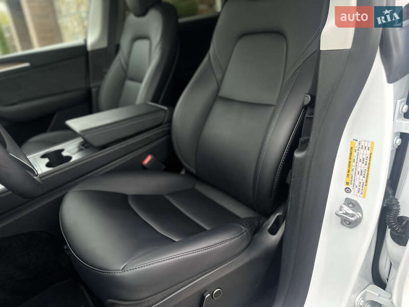 Позашляховик / Кросовер Tesla Model Y 2023 в Стрию