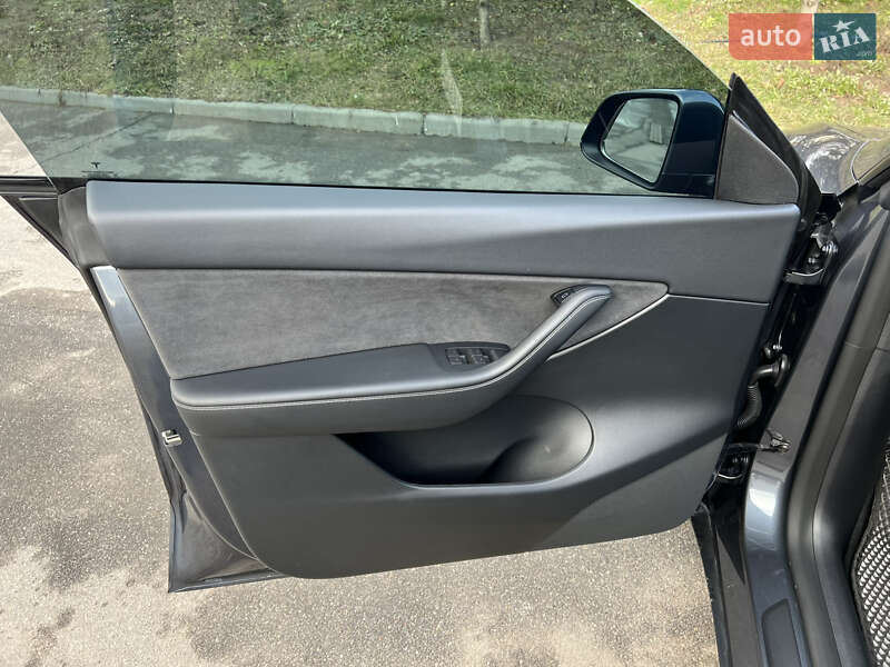 Позашляховик / Кросовер Tesla Model Y 2022 в Тернополі