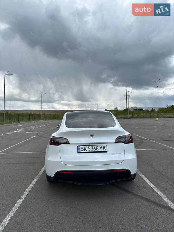Позашляховик / Кросовер Tesla Model Y 2021 в Рівному
