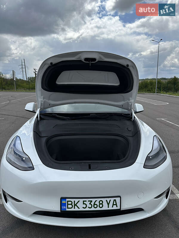Позашляховик / Кросовер Tesla Model Y 2021 в Рівному
